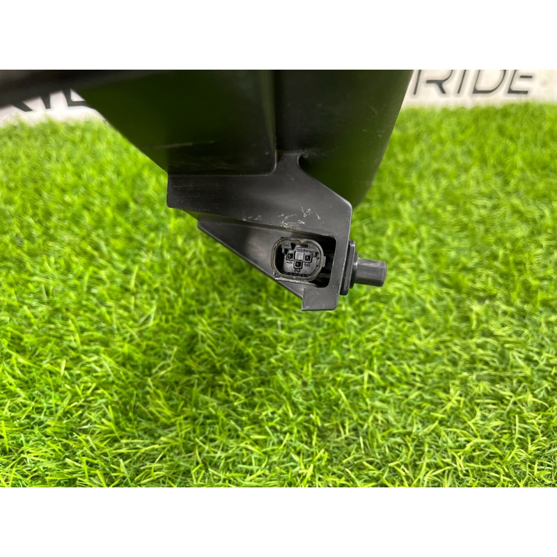 Корпус воздушного фильтра (впускная система) BMW 5-series E60 2004 M54B22 64316913504