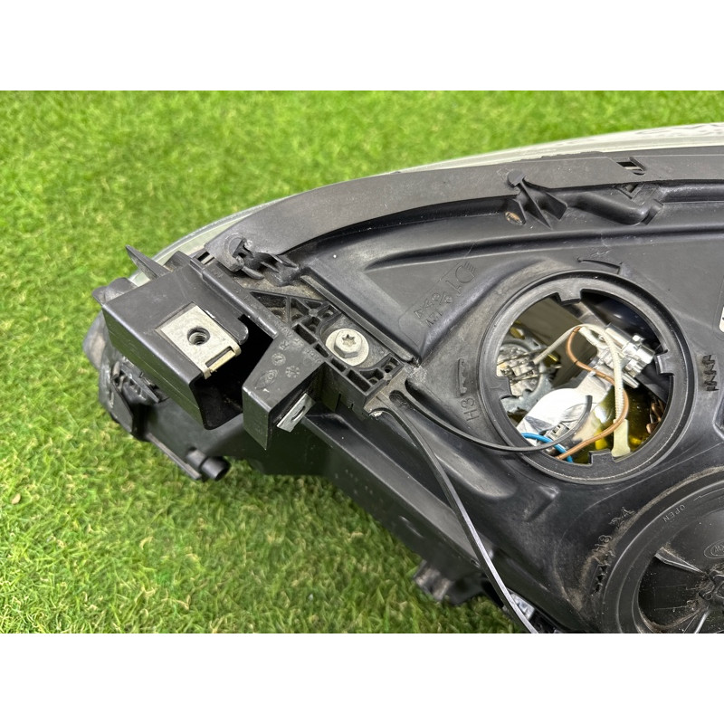 Фара (оптика) BMW 7-series F01 2011 3.0 N54 63117228424