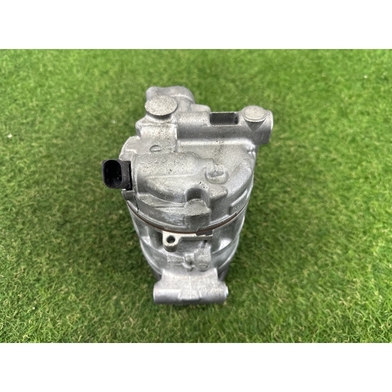 Компрессор кондиционера (отопление и кондиционирование) AUDI Q5 8R 2012 2.0 CAEB 8K0260805L