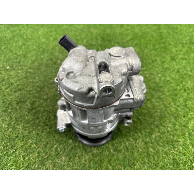 Компрессор кондиционера (отопление и кондиционирование) AUDI Q5 8R 2012 2.0 CAEB 8K0260805L