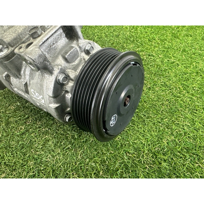 Компрессор кондиционера (отопление и кондиционирование) AUDI Q5 8R 2012 2.0 CAEB 8K0260805L