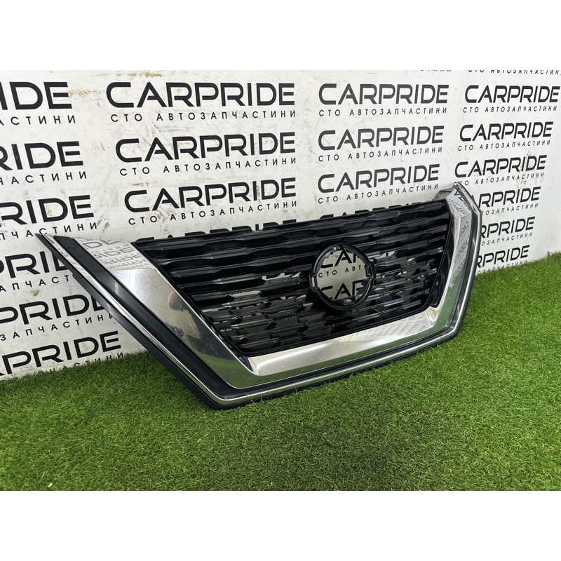 Решетка радиатора (наружные элементы кузова) Nissan Rogue T33 2021 2.5 PR25DD 623106RR0B