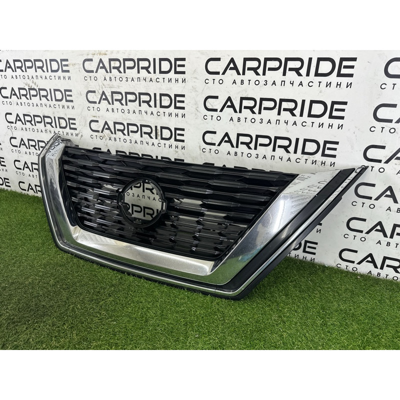 Решетка радиатора (наружные элементы кузова) Nissan Rogue T33 2021 2.5 PR25DD 623106RR0B