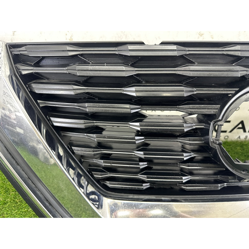 Решетка радиатора (наружные элементы кузова) Nissan Rogue T33 2021 2.5 PR25DD 623106RR0B