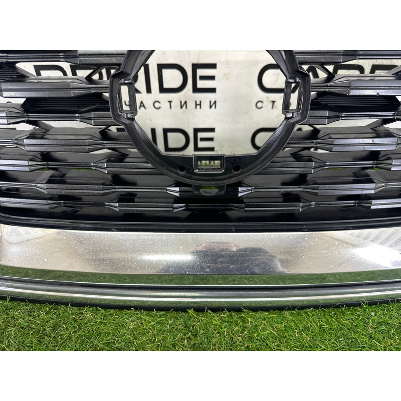 Решетка радиатора (наружные элементы кузова) Nissan Rogue T33 2021 2.5 PR25DD 623106RR0B