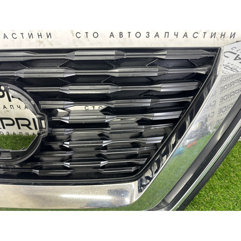 Решетка радиатора (наружные элементы кузова) Nissan Rogue T33 2021 2.5 PR25DD 623106RR0B