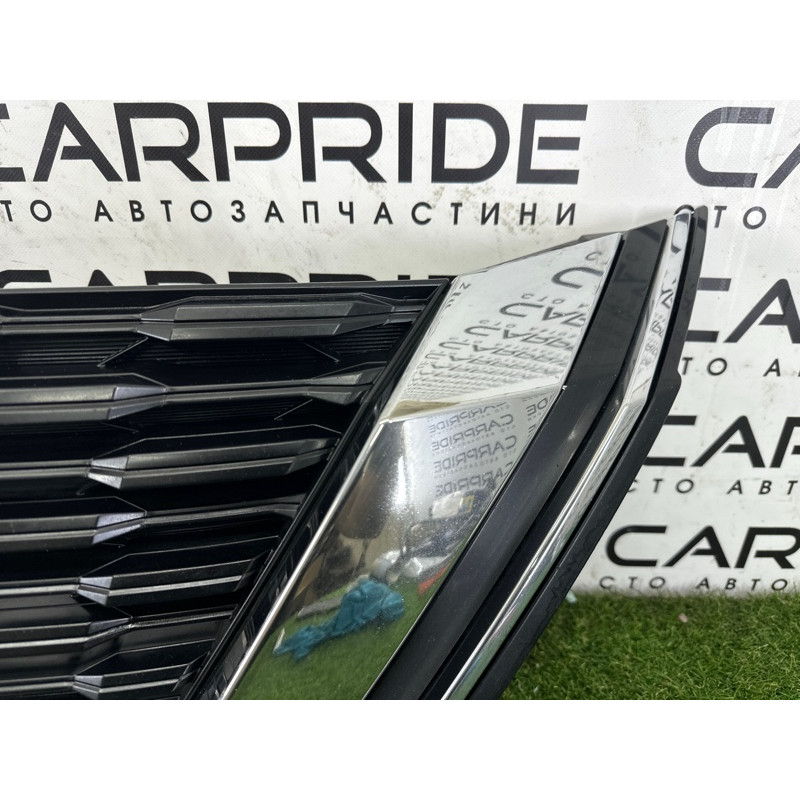 Решетка радиатора (наружные элементы кузова) Nissan Rogue T33 2021 2.5 PR25DD 623106RR0B