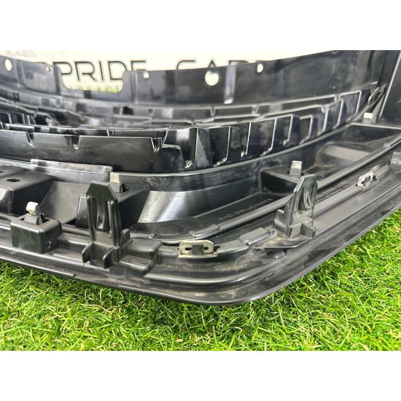 Решетка радиатора (наружные элементы кузова) Nissan Rogue T33 2021 2.5 PR25DD 623106RR0B