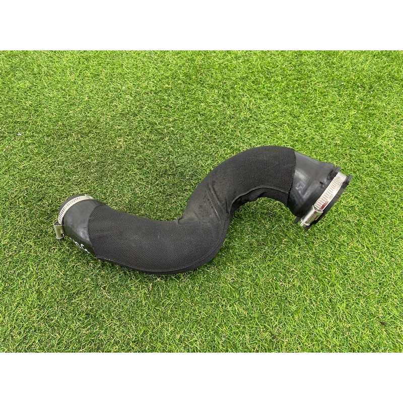 Патрубок интеркулера (двигатель и элементы) AUDI Q5 8R 2012 2.0 CAEB 8R0145737J