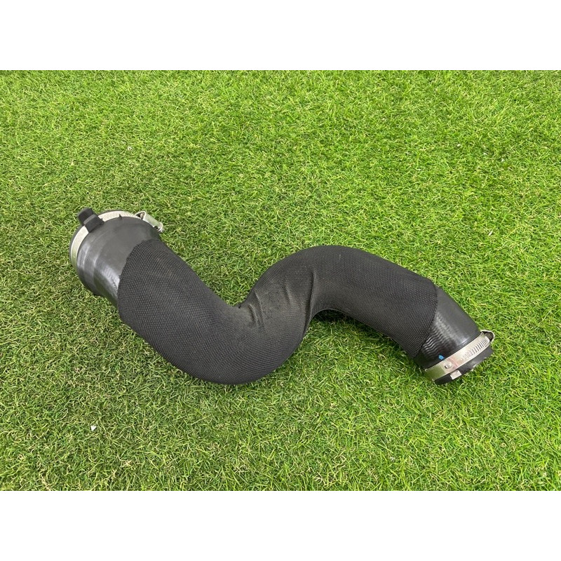 Патрубок интеркулера (двигатель и элементы) AUDI Q5 8R 2012 2.0 CAEB 8R0145737J