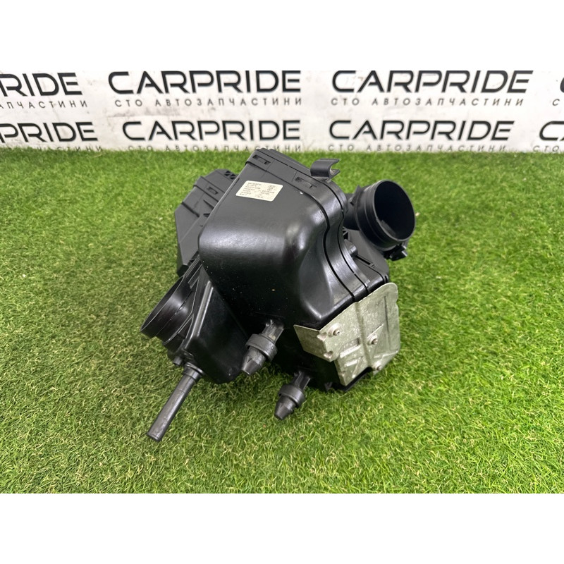 Корпус воздушного фильтра (впускная система) AUDI A4 B8 2012 2.0 CAEB 8K0133837BJ