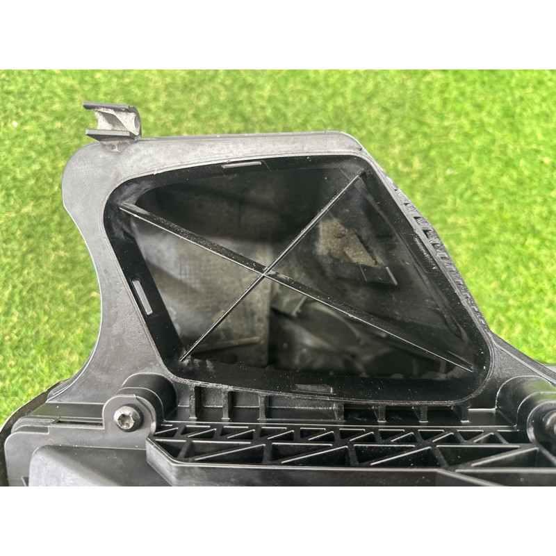 Корпус воздушного фильтра (впускная система) AUDI A4 B8 2012 2.0 CAEB 8K0133837BJ