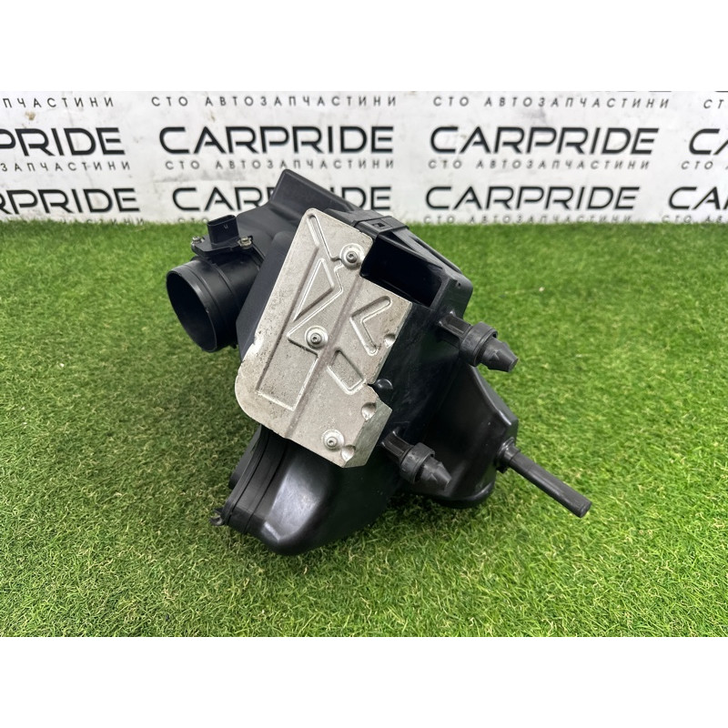 Корпус воздушного фильтра (впускная система) AUDI A4 B8 2012 2.0 CAEB 8K0133837BJ