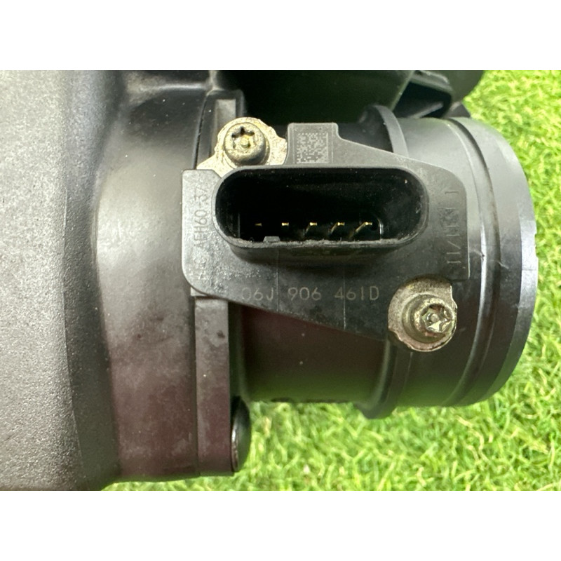 Корпус воздушного фильтра (впускная система) AUDI A4 B8 2012 2.0 CAEB 8K0133837BJ