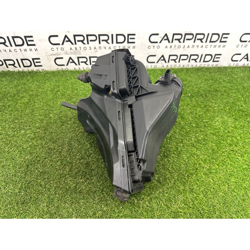 Корпус воздушного фильтра (впускная система) AUDI Q5 8R 2012 2.0 CAEB 8R0133837AF