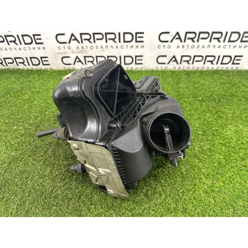 Корпус воздушного фильтра (впускная система) AUDI Q5 8R 2012 2.0 CAEB 8R0133837AF