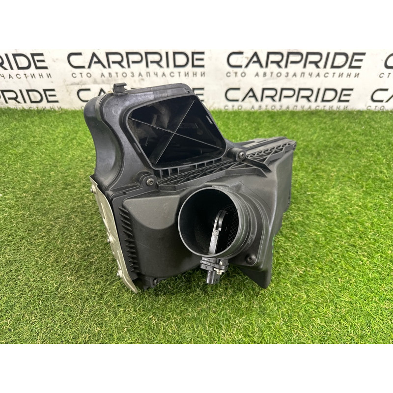 Корпус воздушного фильтра (впускная система) AUDI Q5 8R 2012 2.0 CAEB 8R0133837AF