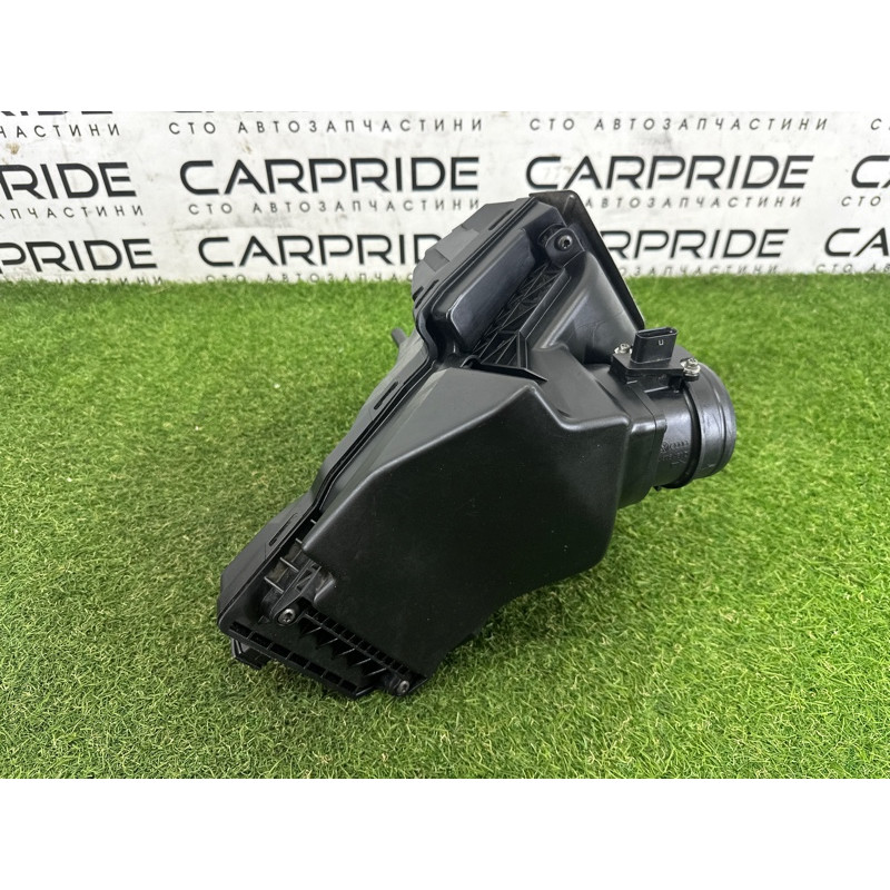 Корпус воздушного фильтра (впускная система) AUDI Q5 8R 2012 2.0 CAEB 8R0133837AF