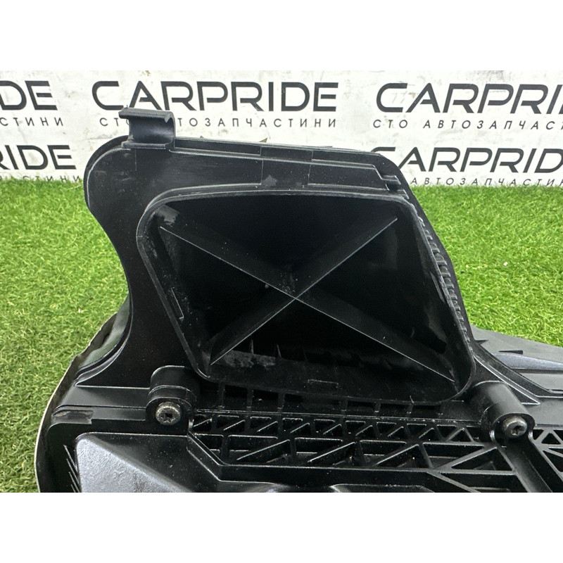 Корпус воздушного фильтра (впускная система) AUDI Q5 8R 2012 2.0 CAEB 8R0133837AF
