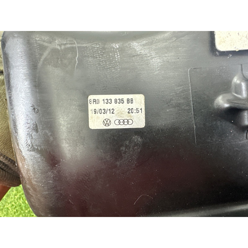 Корпус воздушного фильтра (впускная система) AUDI Q5 8R 2012 2.0 CAEB 8R0133837AF