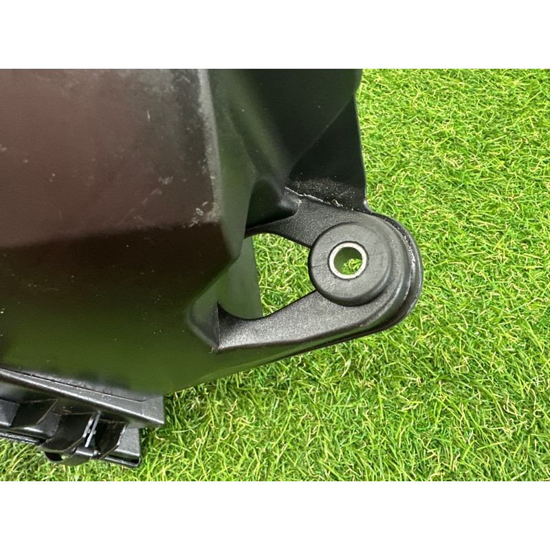 Корпус воздушного фильтра (впускная система) BMW 5-series F10 2015 2.0 N20 13717612014