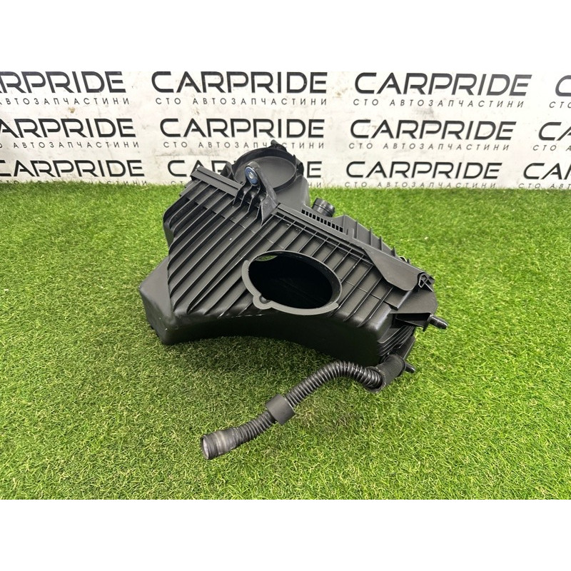 Корпус воздушного фильтра (впускная система) Volkswagen Touareg NF 2015 3.6 CGRA 7P6129607Q