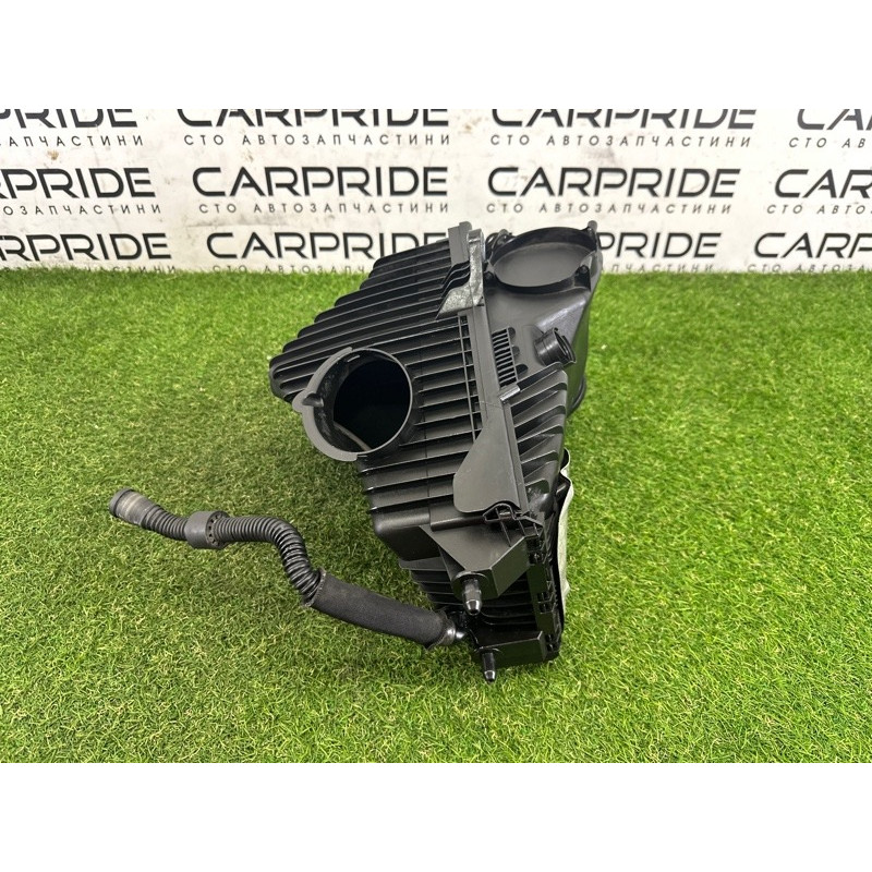 Корпус воздушного фильтра (впускная система) Volkswagen Touareg NF 2015 3.6 CGRA 7P6129607Q