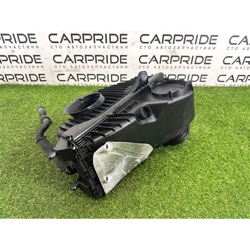 Корпус воздушного фильтра (впускная система) Volkswagen Touareg NF 2015 3.6 CGRA 7P6129607Q