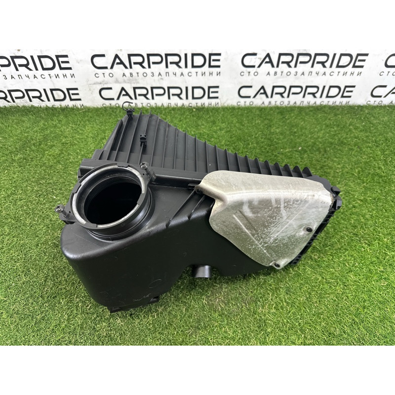 Корпус воздушного фильтра (впускная система) Volkswagen Touareg NF 2015 3.6 CGRA 7P6129607Q