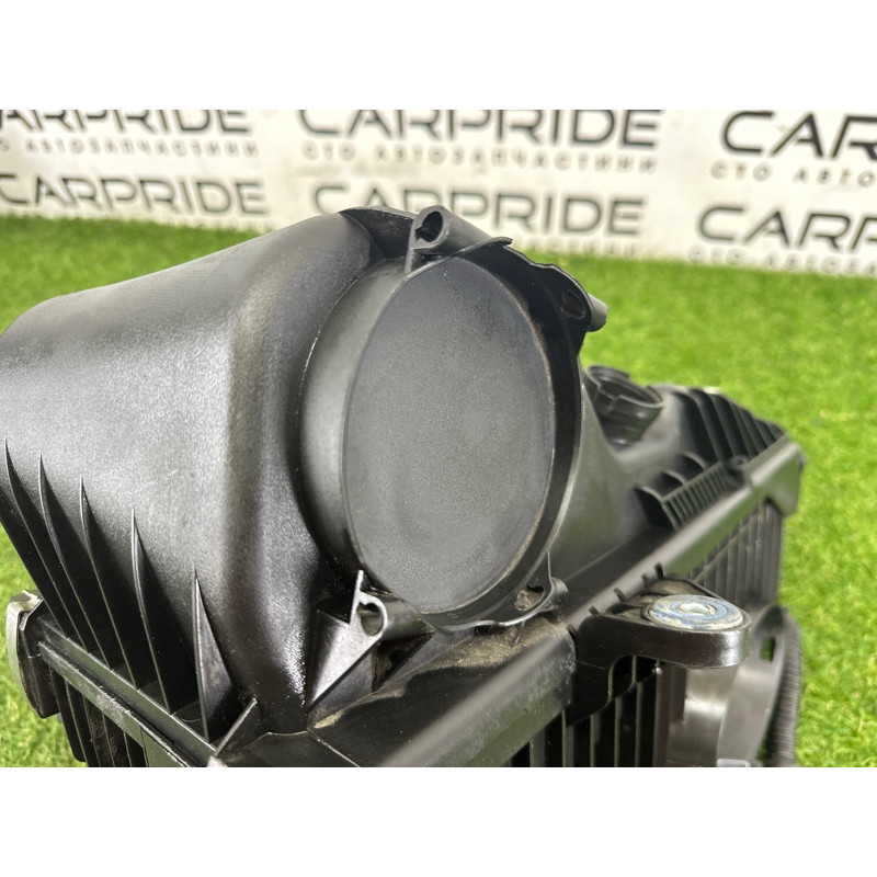 Корпус воздушного фильтра (впускная система) Volkswagen Touareg NF 2015 3.6 CGRA 7P6129607Q