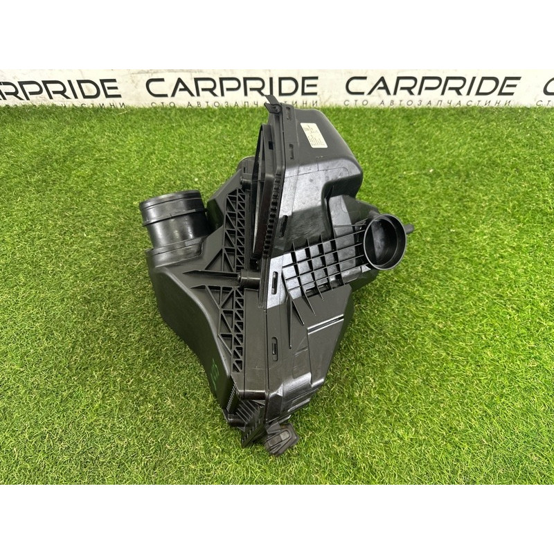 Корпус воздушного фильтра (впускная система) AUDI A4 B8 2012 2.0 CAEB 8K0133837BJ