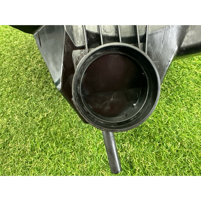 Корпус воздушного фильтра (впускная система) AUDI A4 B8 2012 2.0 CAEB 8K0133837BJ