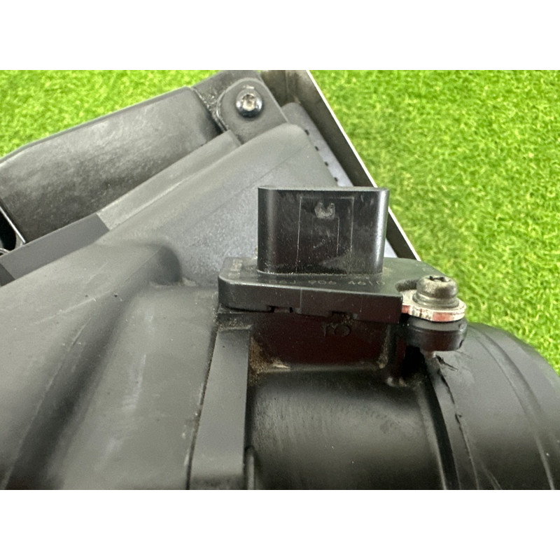 Корпус воздушного фильтра (впускная система) AUDI A4 B8 2012 2.0 CAEB 8K0133837BJ