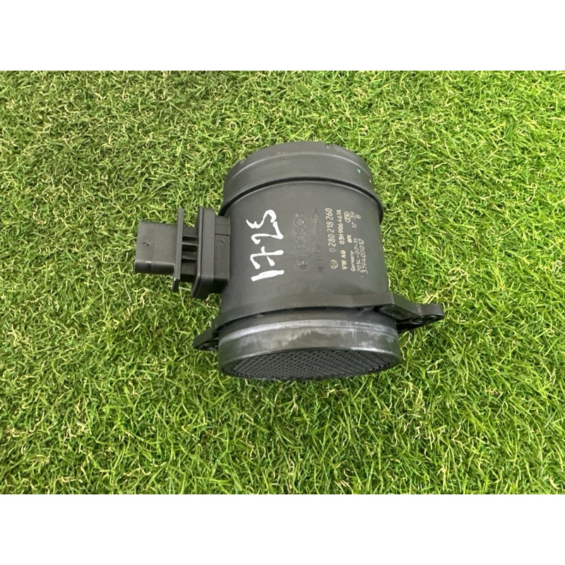 Датчик массового расхода воздуха (электрика двигателя) Volkswagen Touareg NF 2015 3.6 CGRA 03H906461A