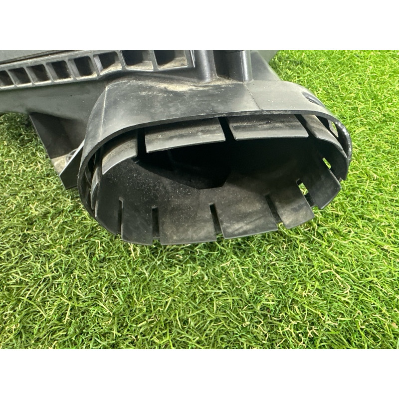 Корпус воздушного фильтра (впускная система) BMW 7-series F01 2011 3.0 N54 13717582311