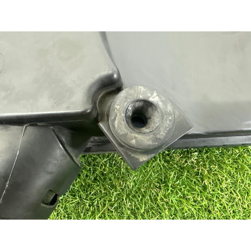 Корпус воздушного фильтра (впускная система) BMW 7-series F01 2011 3.0 N54 13717582311