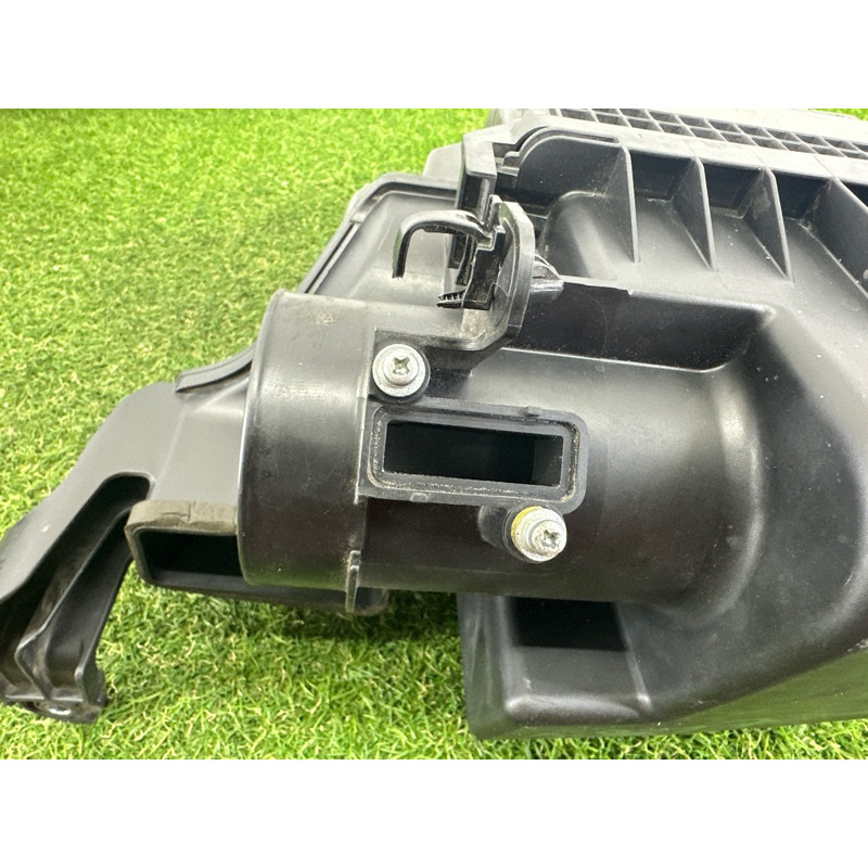 Корпус воздушного фильтра (впускная система) Nissan Rogue T33 2021 2.5 PR25DD 165006RA1A