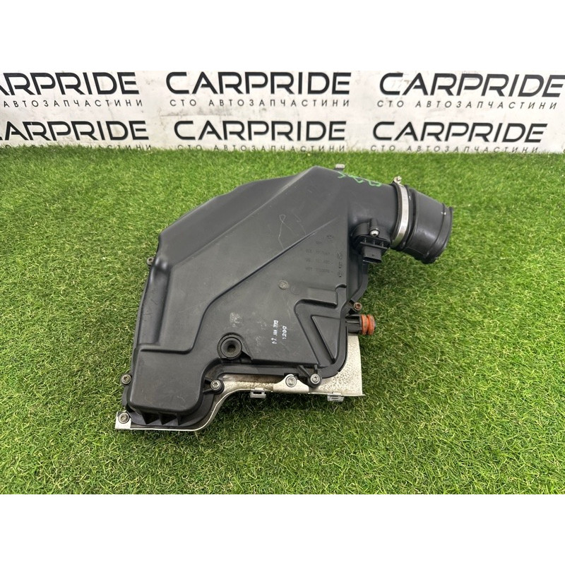 Корпус воздушного фильтра (впускная система) BMW X5 E70 2013-2015 3.0 13717577449