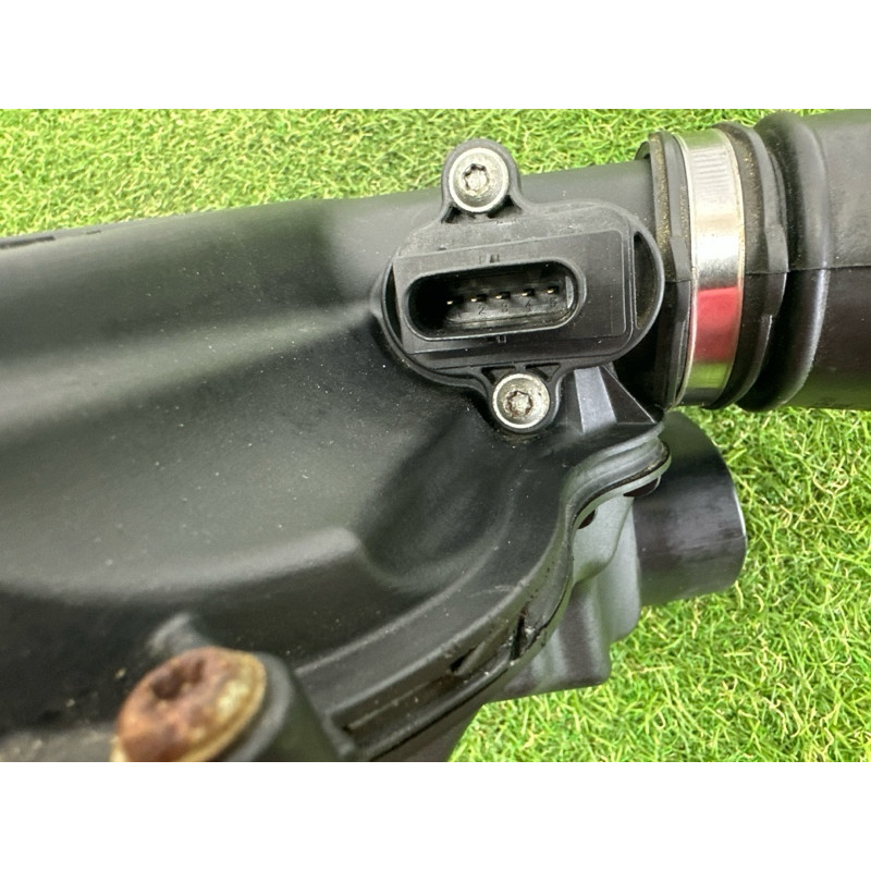 Корпус воздушного фильтра (впускная система) BMW X5 E70 2013-2015 3.0 13717577449