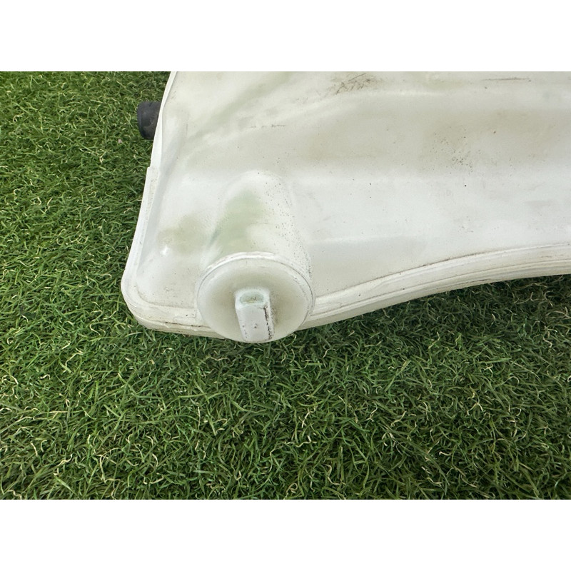 Бачок омывателя (кузов и элементы) Volkswagen Touareg NF 2015 3.6 CGRA 7P0955453A