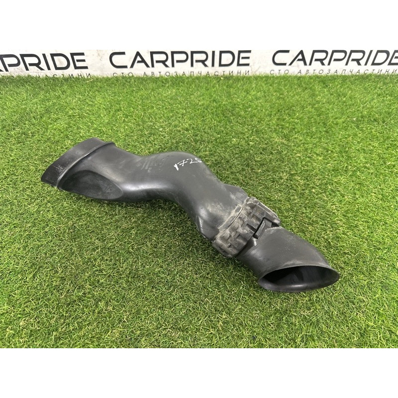 Патрубок воздушного фильтра (впускная система) Volkswagen Touareg NF 2015 3.6 CGRA 7P6129609B