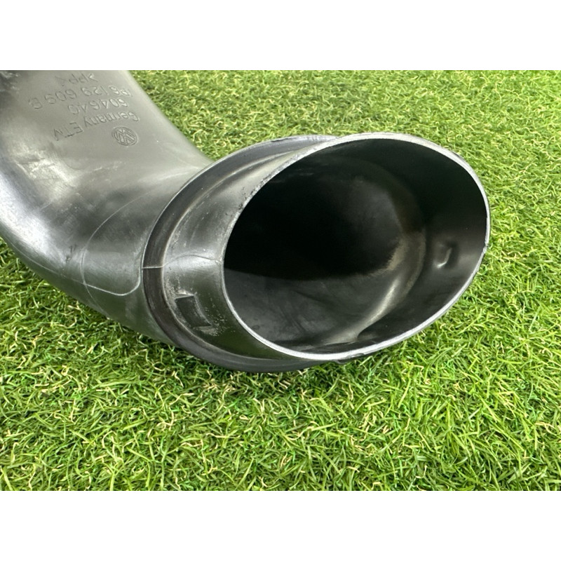 Патрубок воздушного фильтра (впускная система) Volkswagen Touareg NF 2015 3.6 CGRA 7P6129609B