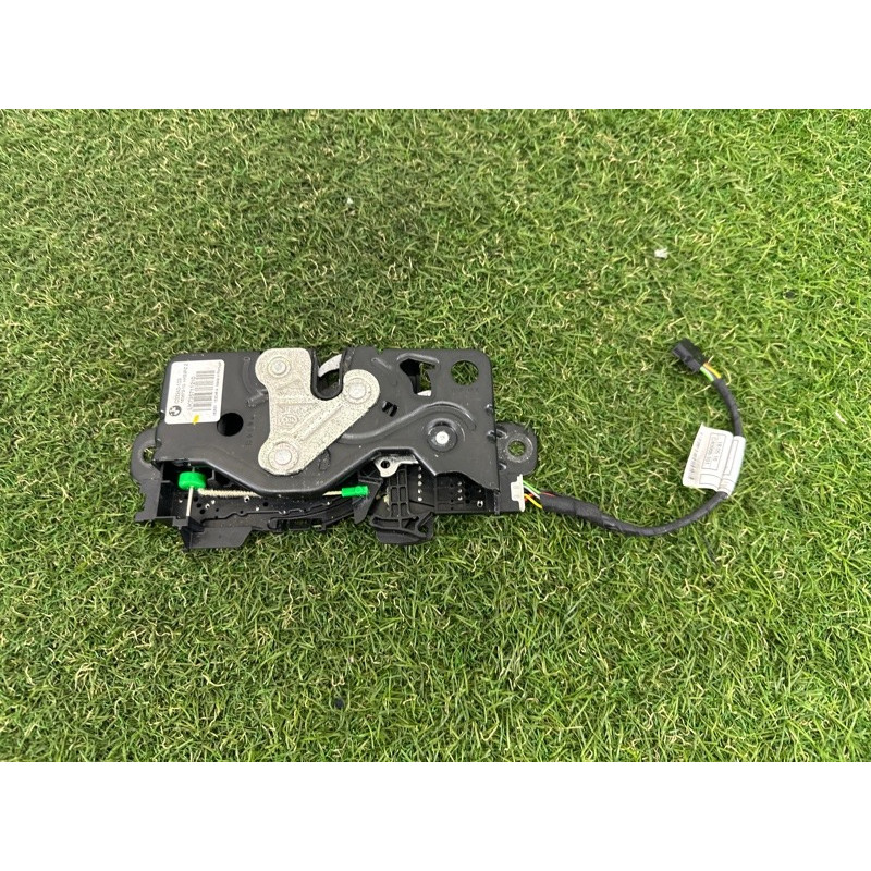 Замок багажника (кузов и элементы) BMW X1 F48 2016 2.0 B46B20 51247357112