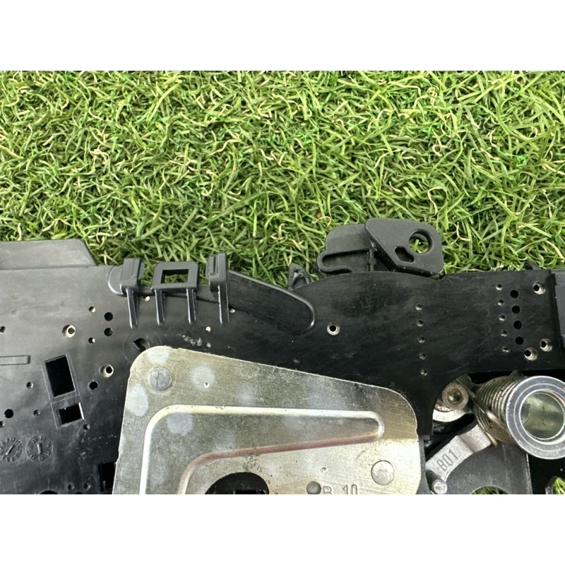 Замок багажника (кузов и элементы) BMW X1 F48 2016 2.0 B46B20 51247357112