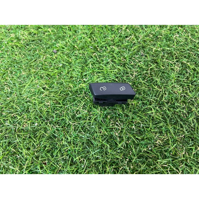 Кнопка блокировки центрального замка (электрика / кнопки) Volkswagen Passat B7 2013 2.5 561962125