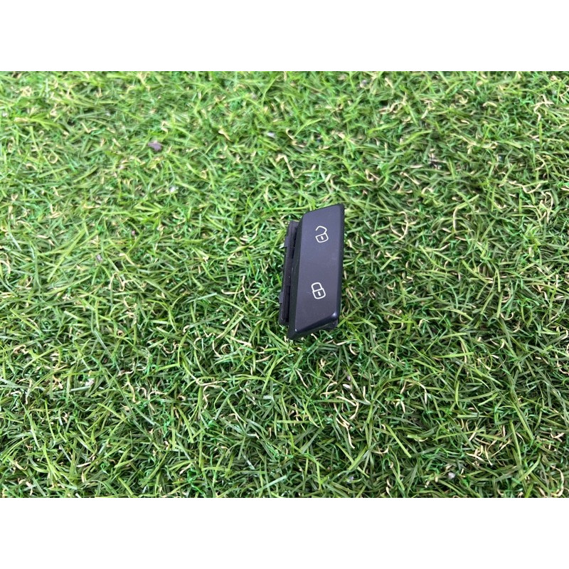 Кнопка блокировки центрального замка (электрика / кнопки) Volkswagen Passat B7 2013 2.5 561962125