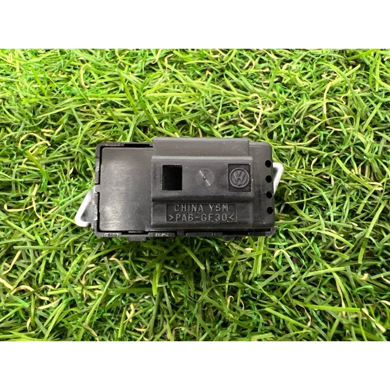 Кнопка блокировки центрального замка (электрика / кнопки) Volkswagen Passat B7 2013 2.5 561962125