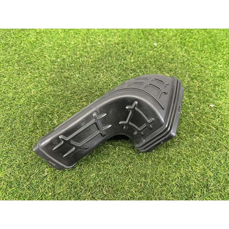 Патрубок воздушного фильтра (впускная система) AUDI Q5 8R 2012 2.0 CAEB 8R0129739A