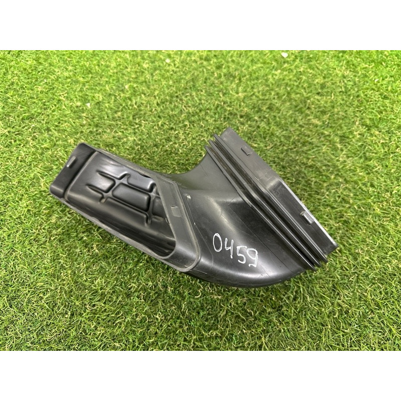 Патрубок воздушного фильтра (впускная система) AUDI Q5 8R 2012 2.0 CAEB 8R0129739A