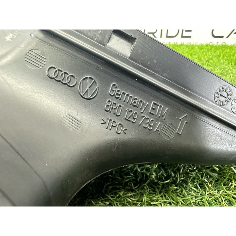 Патрубок воздушного фильтра (впускная система) AUDI Q5 8R 2012 2.0 CAEB 8R0129739A